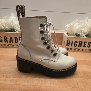 Dr. Martens Leona Women's Temperley Leather Heeled Boots Size 7 BONE